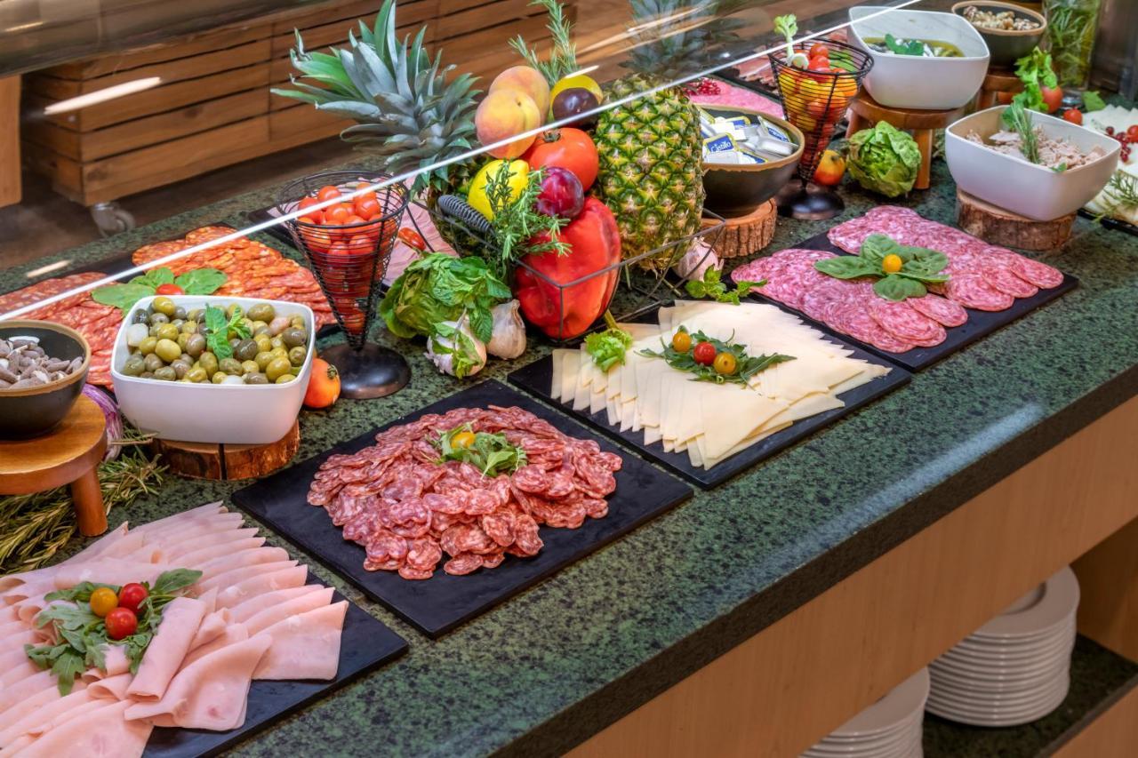 Vilar Rural De Sant Hilari Sacalm By Serhs Hotels Ngoại thất bức ảnh