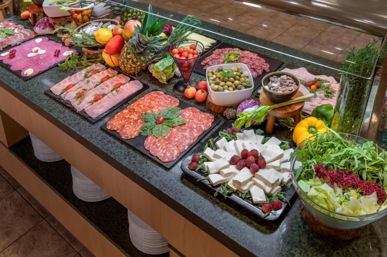 Vilar Rural De Sant Hilari Sacalm By Serhs Hotels Ngoại thất bức ảnh