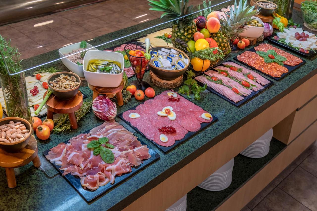 Vilar Rural De Sant Hilari Sacalm By Serhs Hotels Ngoại thất bức ảnh